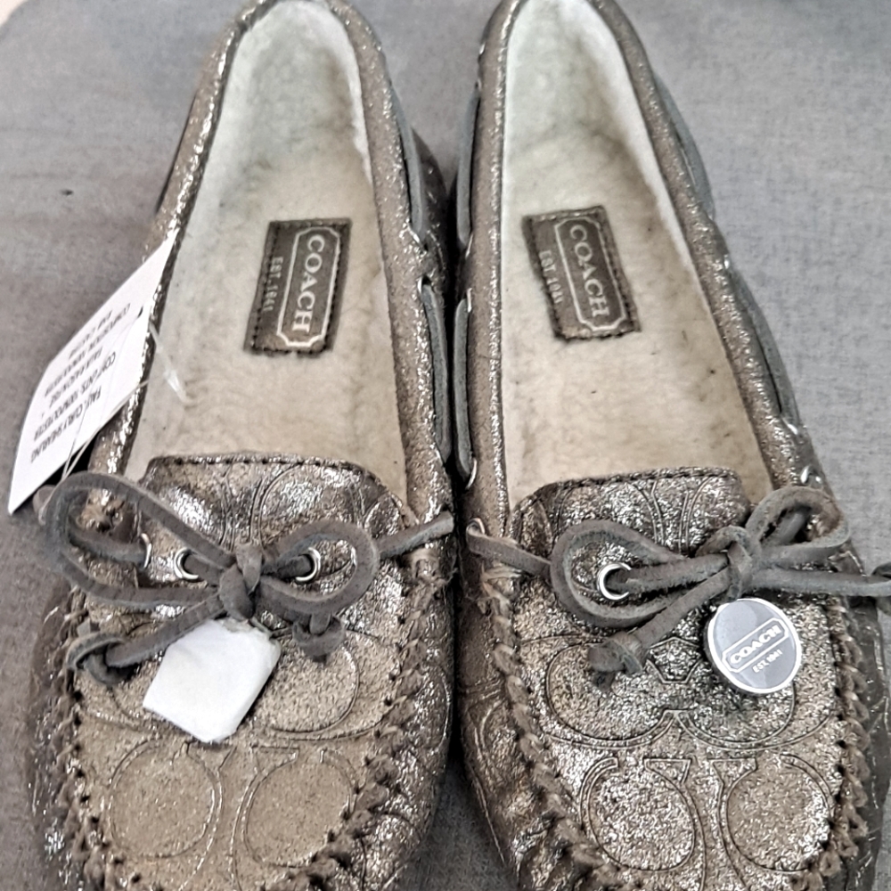 NEW Coach Pewter Metallic Antonia Moccasin/Boat Shoe Shearling Interior Sz7